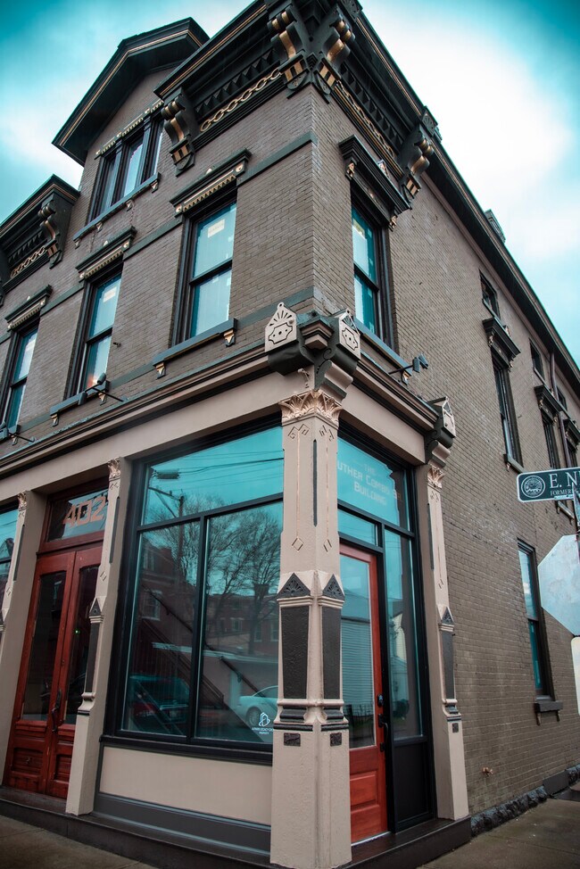 Foto del edificio - 402 E 9th St