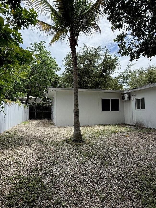 Foto del edificio - 6723 NE Miami Pl