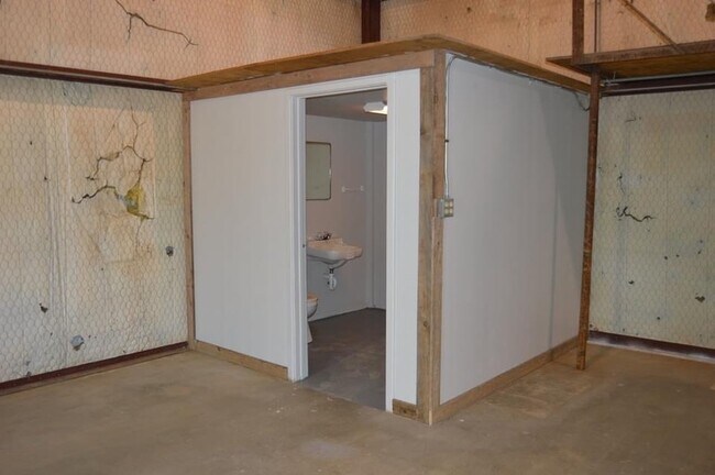 Foto del edificio - 207 W Broadway