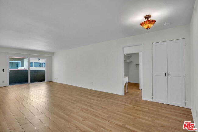 Foto del edificio - 620 N Kenwood St