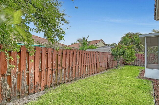 Building Photo - 10729 Hidden Bend Way