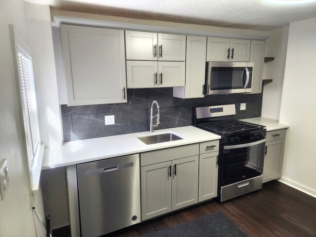A Cooks kitchen! - 11 Van Wagner Rd