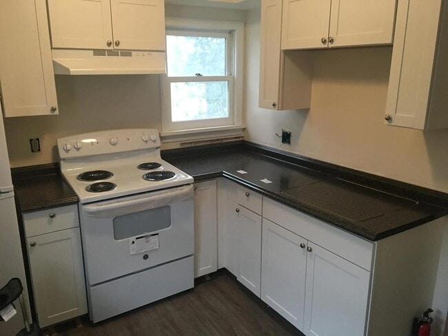 Building Photo - 200 Pearl St