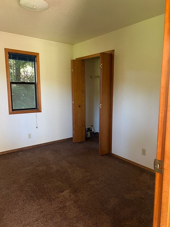 Building Photo - 356towe