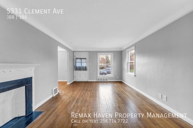Foto del edificio - 5331 Clement Ave, Maple Hts - Really Lovel...
