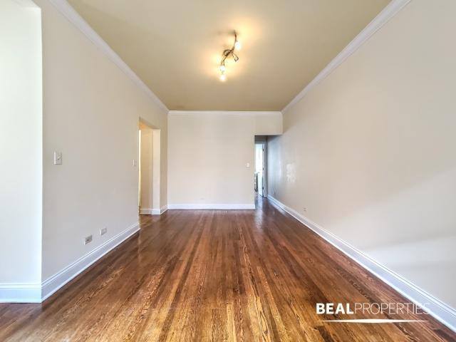 Foto del edificio - 0 bedroom in CHICAGO IL 60613