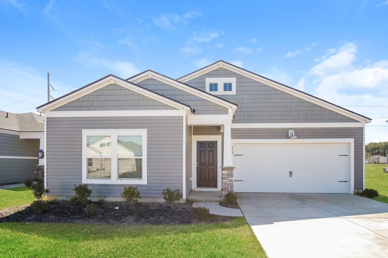 Foto principal - 700 Watercliff Dr