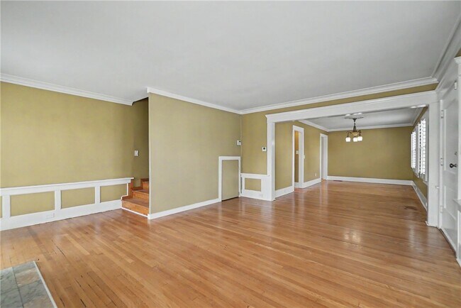 Building Photo - 173 S Meridith Ave