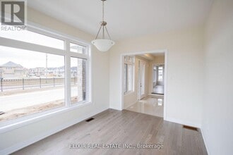 Building Photo - 20 Molnar Cres