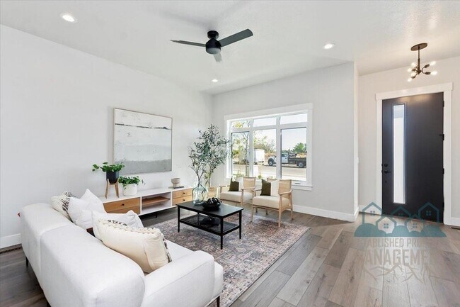 Foto del edificio - 1740 E State Ave