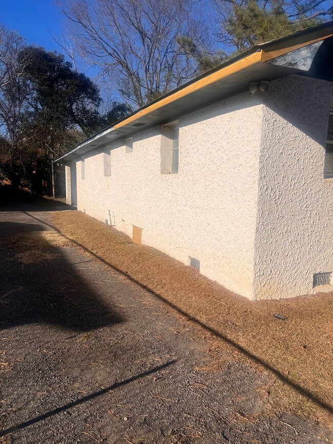 Foto del edificio - Three Bedroom One Bath