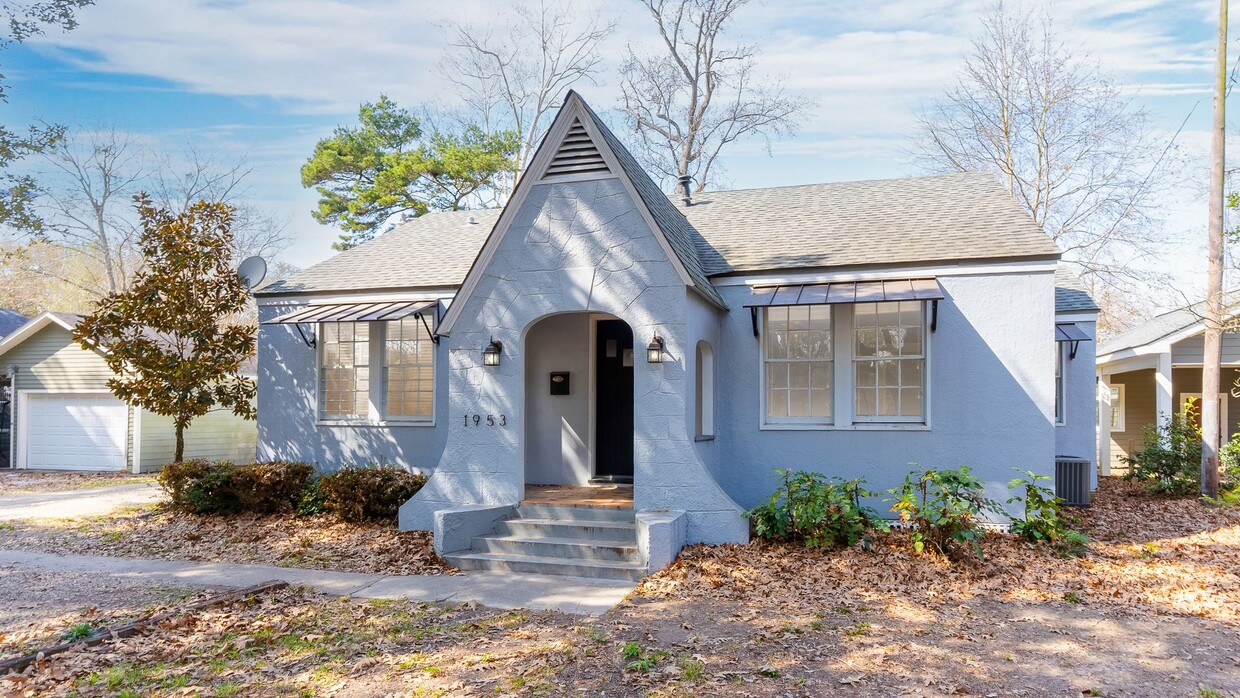 Primary Photo - 3 Bedroom houseon Stanford near the LSU Lakes