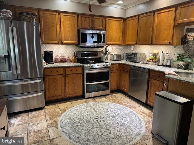 Foto del edificio - 321 Danbury Ct