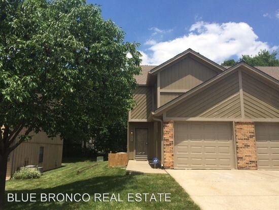 Primary Photo - 3 br, 1.5 bath House - 262 SW Pinetree Lane