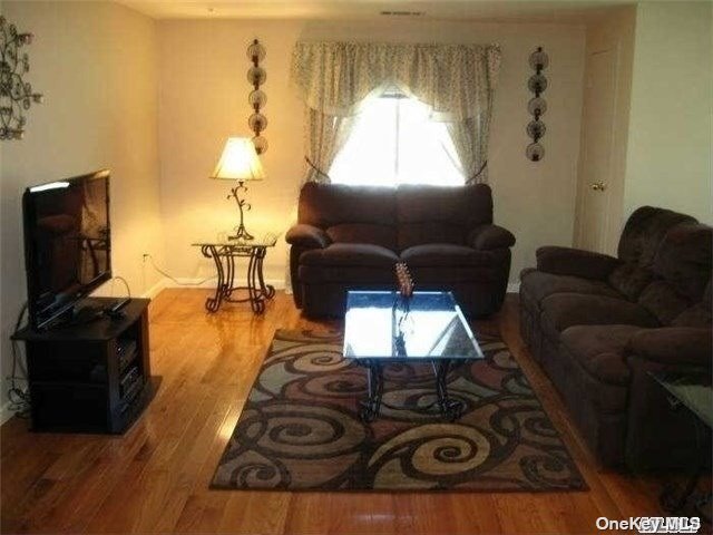 Foto del edificio - 425 Clubhouse Ct