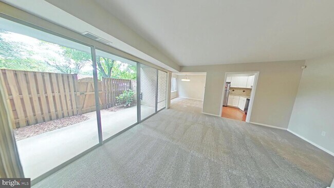 Building Photo - 14612 Bauer Dr