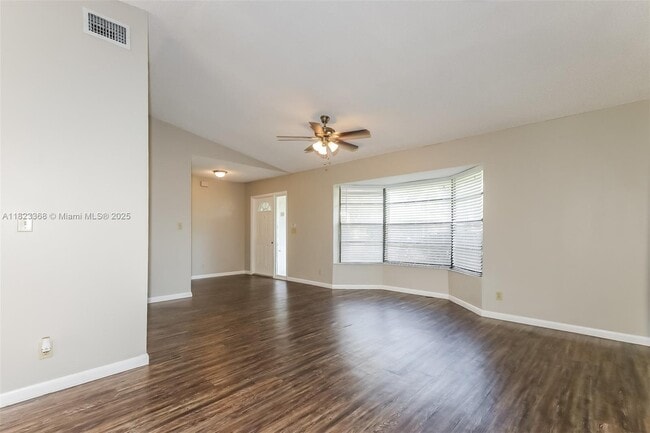 Building Photo - 11646 Anhinga Dr