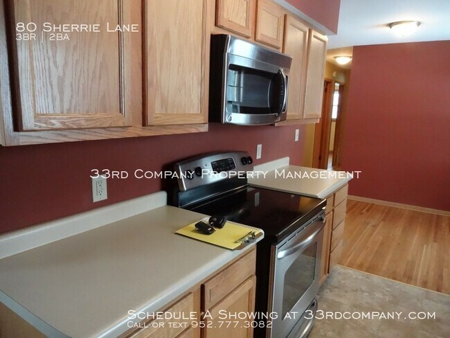 Building Photo - Woodbury 3 Bedroom Home with Fenced Yard!