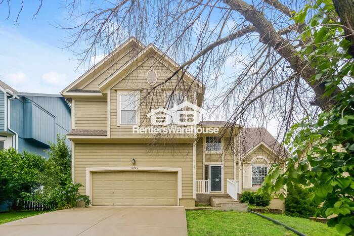 Primary Photo - 4 Bed / 3.5 Bath Home in Shawnee!