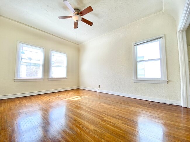 Building Photo - 625 S Cochran Ave