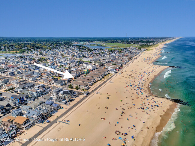 Foto del edificio - 239 Beach Front