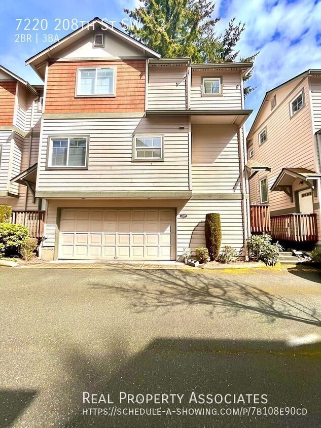 Primary Photo - Beautiful Edmonds Townhome