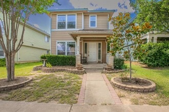 Building Photo - 824 Palo Duro Dr