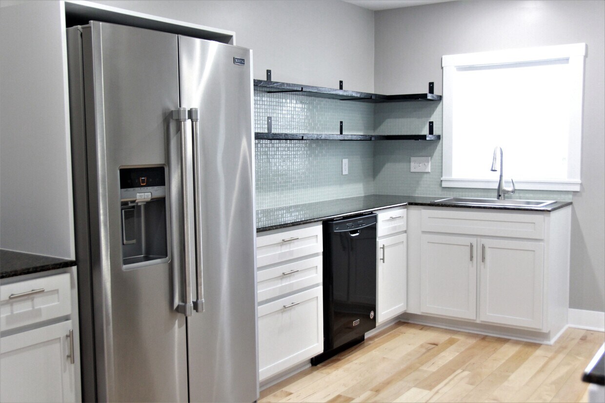 Kitchen - 1601 Niles Ave