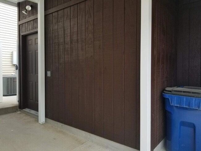 Building Photo - 820 General Westmoreland Cir