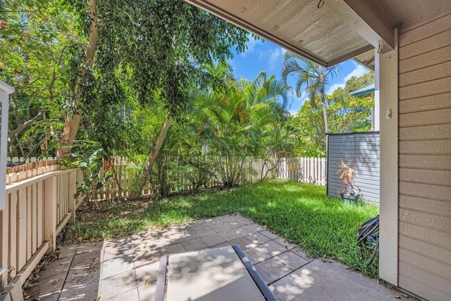 Building Photo - PET FRIENDLY and GROUND FLOOR Unfurnished ...