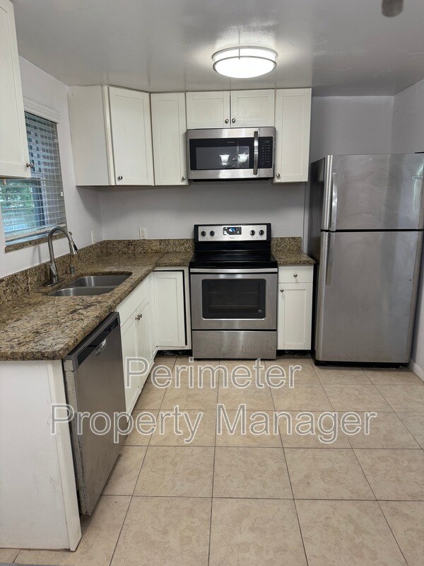 Foto del edificio - 8215 Cir St S