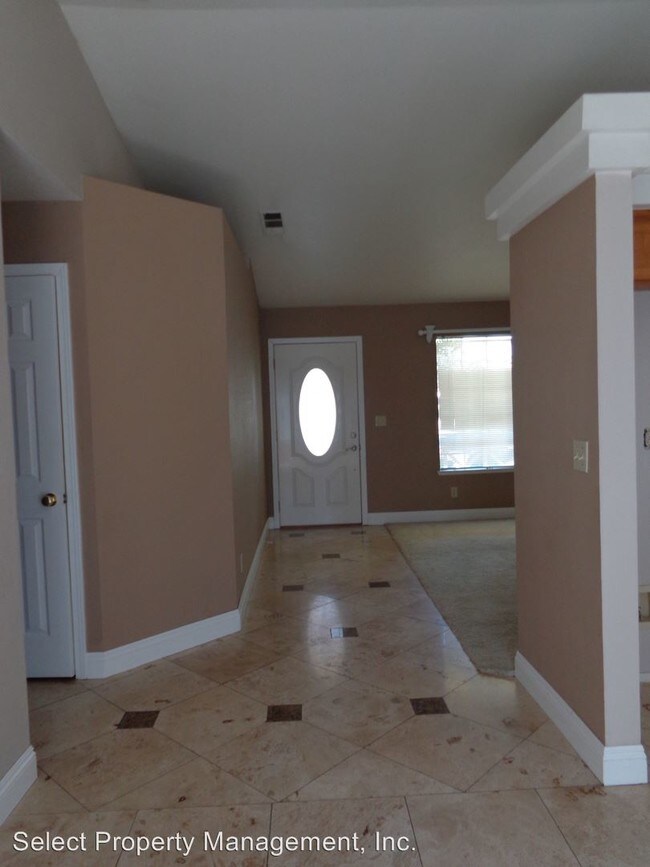 Foto del edificio - 2121 Shady Ct