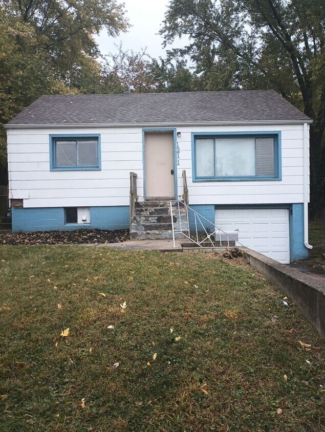 Primary Photo - Adorable 2 Bedroom and 1 Bathroom Home