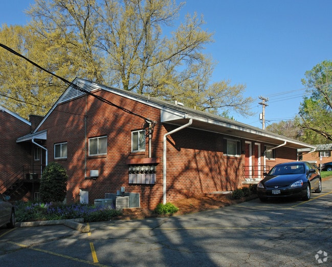 Northwest Blvd - 1640 W Northwest Blvd