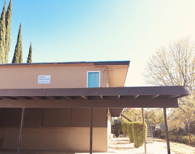 Building Photo - 209 Wright Ln