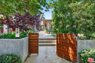 Building Photo - 1125 Napoli Dr
