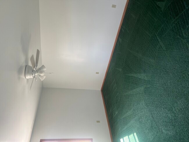 Foto del edificio - 2520 E Clark St