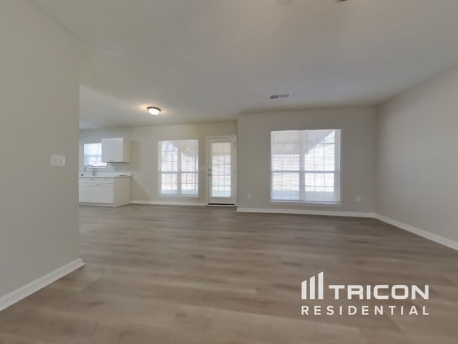 Foto del edificio - 5132 Meadows Lake Dr