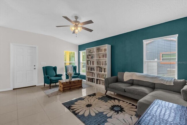 Foto del edificio - 339 Chinaberry Ave