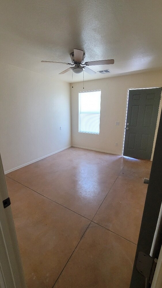 Building Photo - 1490 Tonto Dr