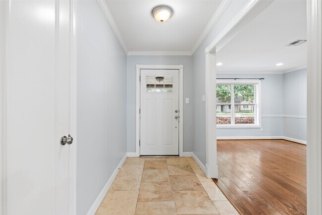 Building Photo - 6030 Wigton Dr