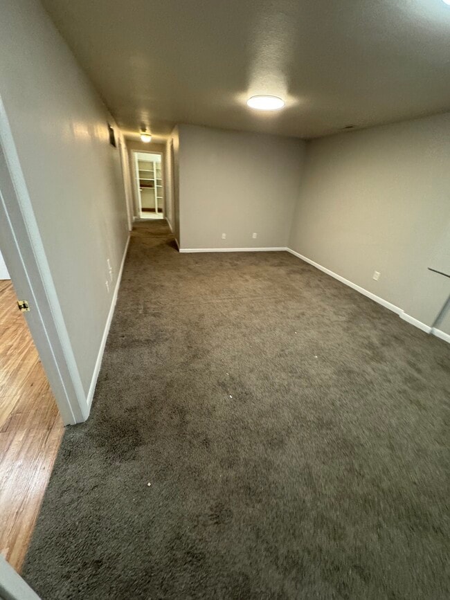 Foto del edificio - 891 N 300 W