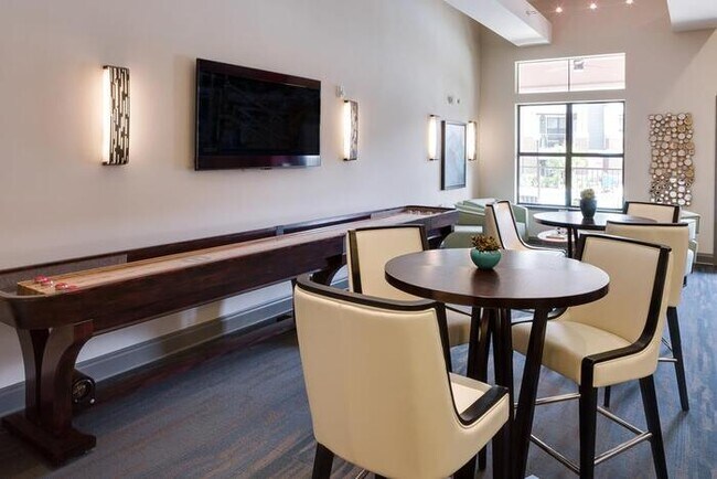 Foto del edificio - 4900 Windhaven Pkwy