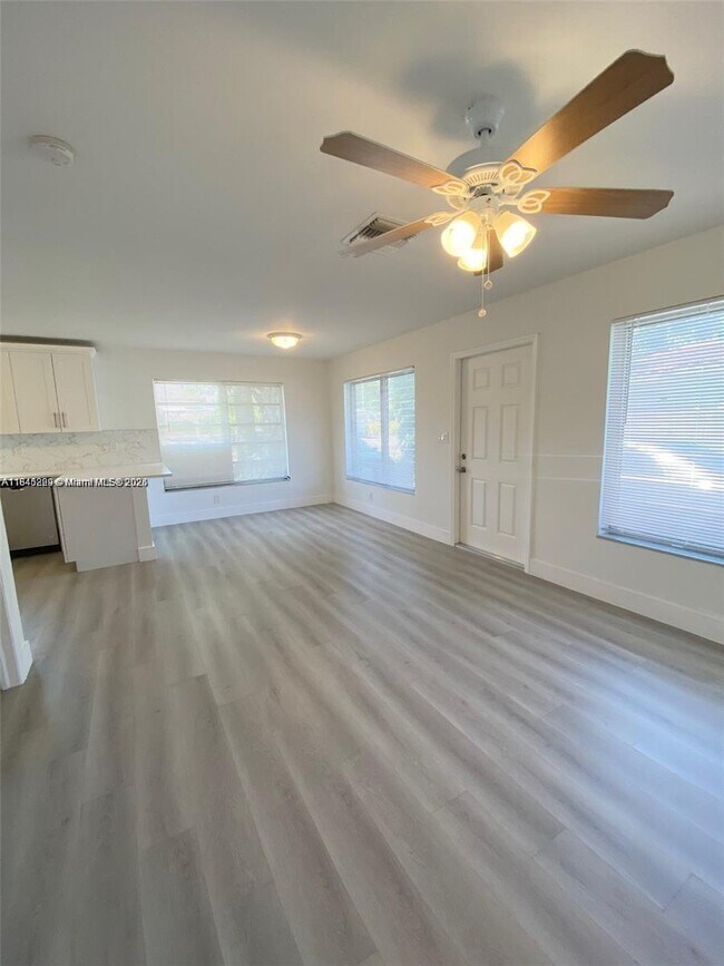 Foto del edificio - 2 bedroom in Hallandale FL 33009