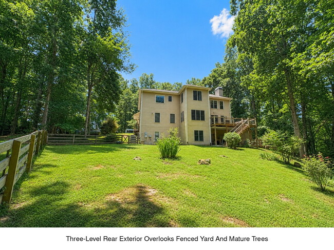 Photo - Three Levels. Two Kitchens. Seven Bedrooms. Endless Possibilities. Apartment