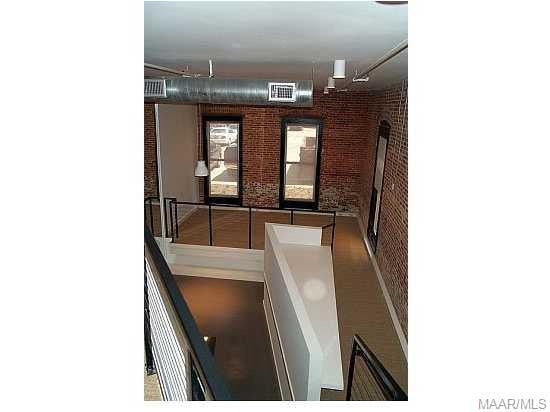 Building Photo - 246 N Court St