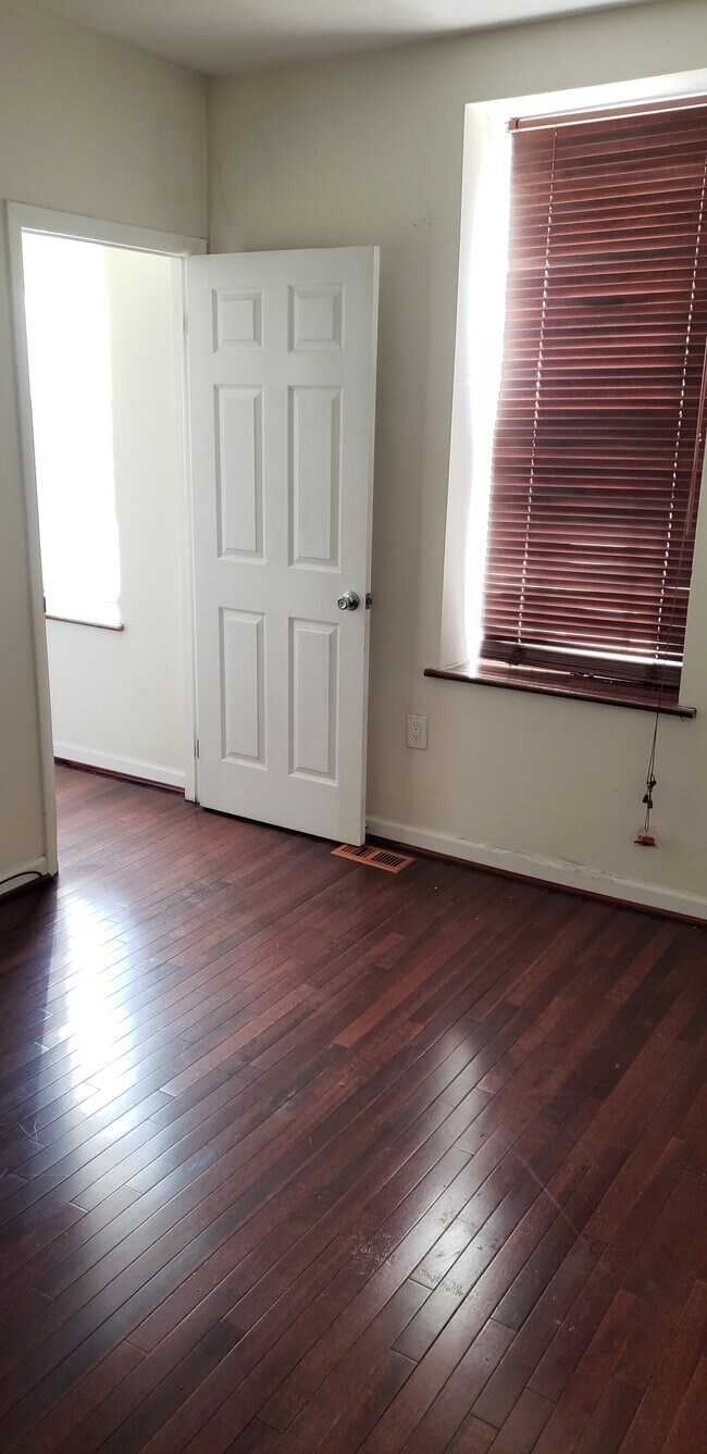 Bedroom - 2300 Catharine St
