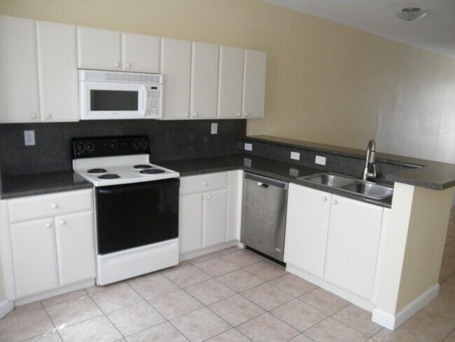 Building Photo - 3406 Shoma Dr