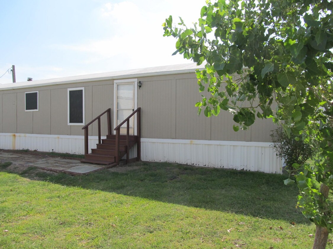Primary Photo - 20421 Veronica Ln