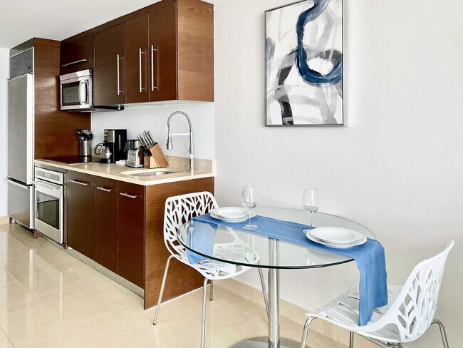 Building Photo - 485 Brickell Ave